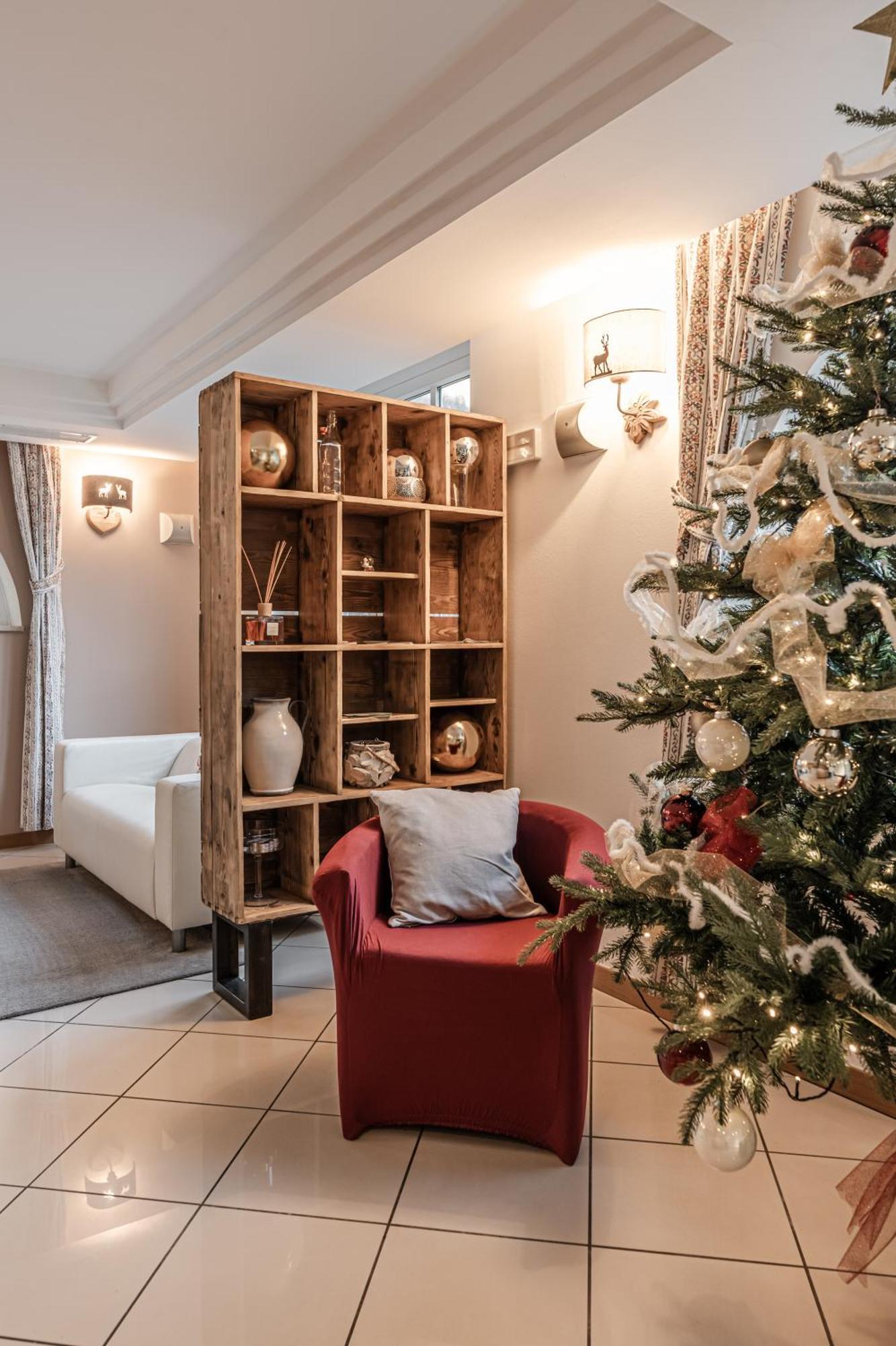 Hotel Garni Meledrio Dimaro Exteriör bild