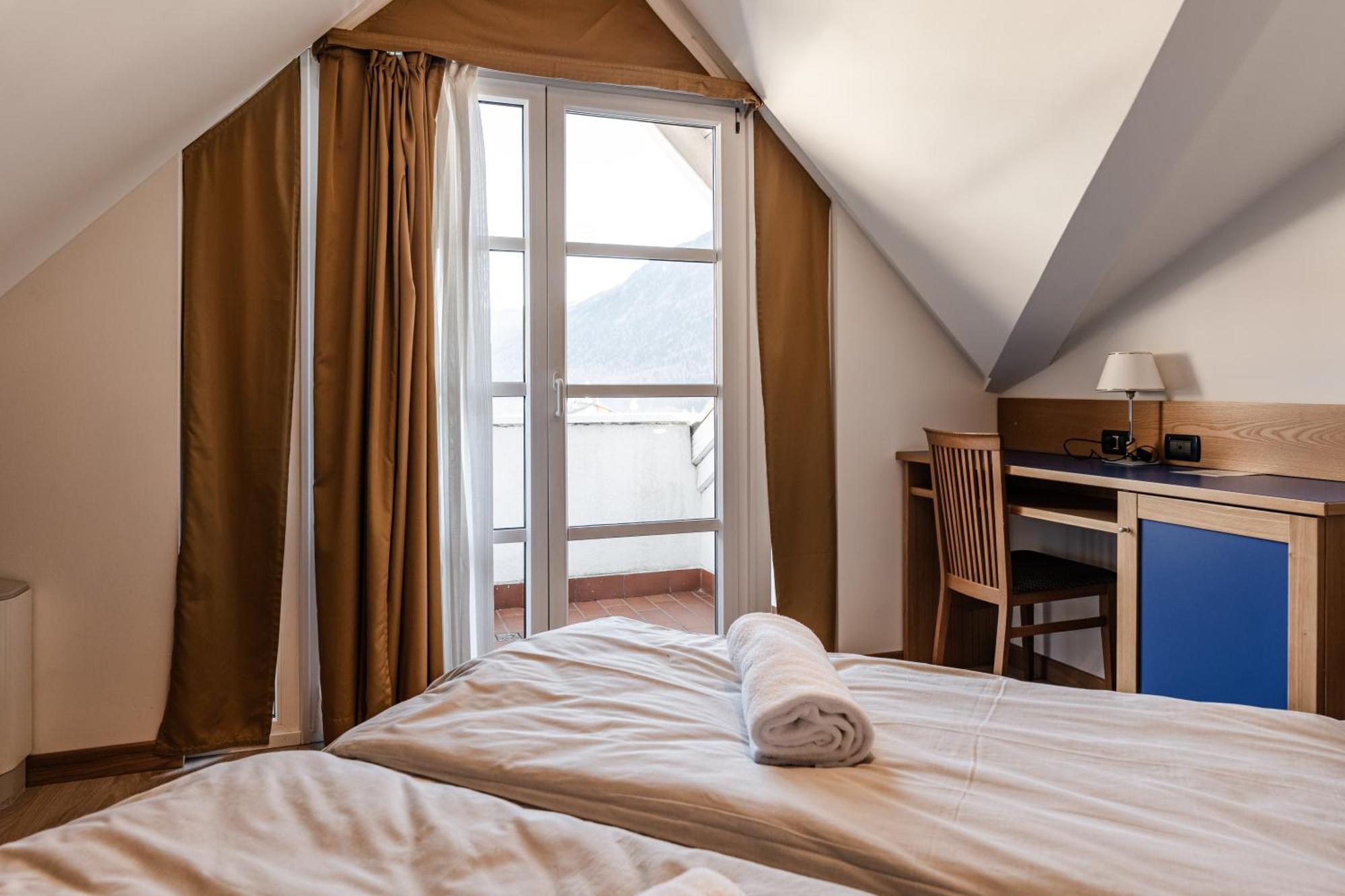 Hotel Garni Meledrio Dimaro Exteriör bild