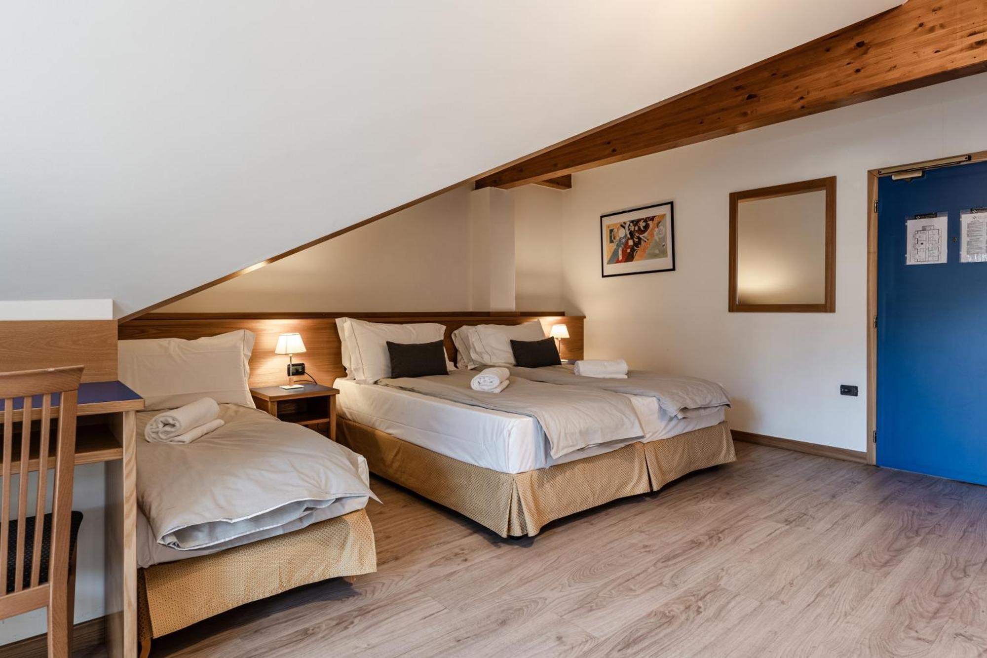 Hotel Garni Meledrio Dimaro Exteriör bild