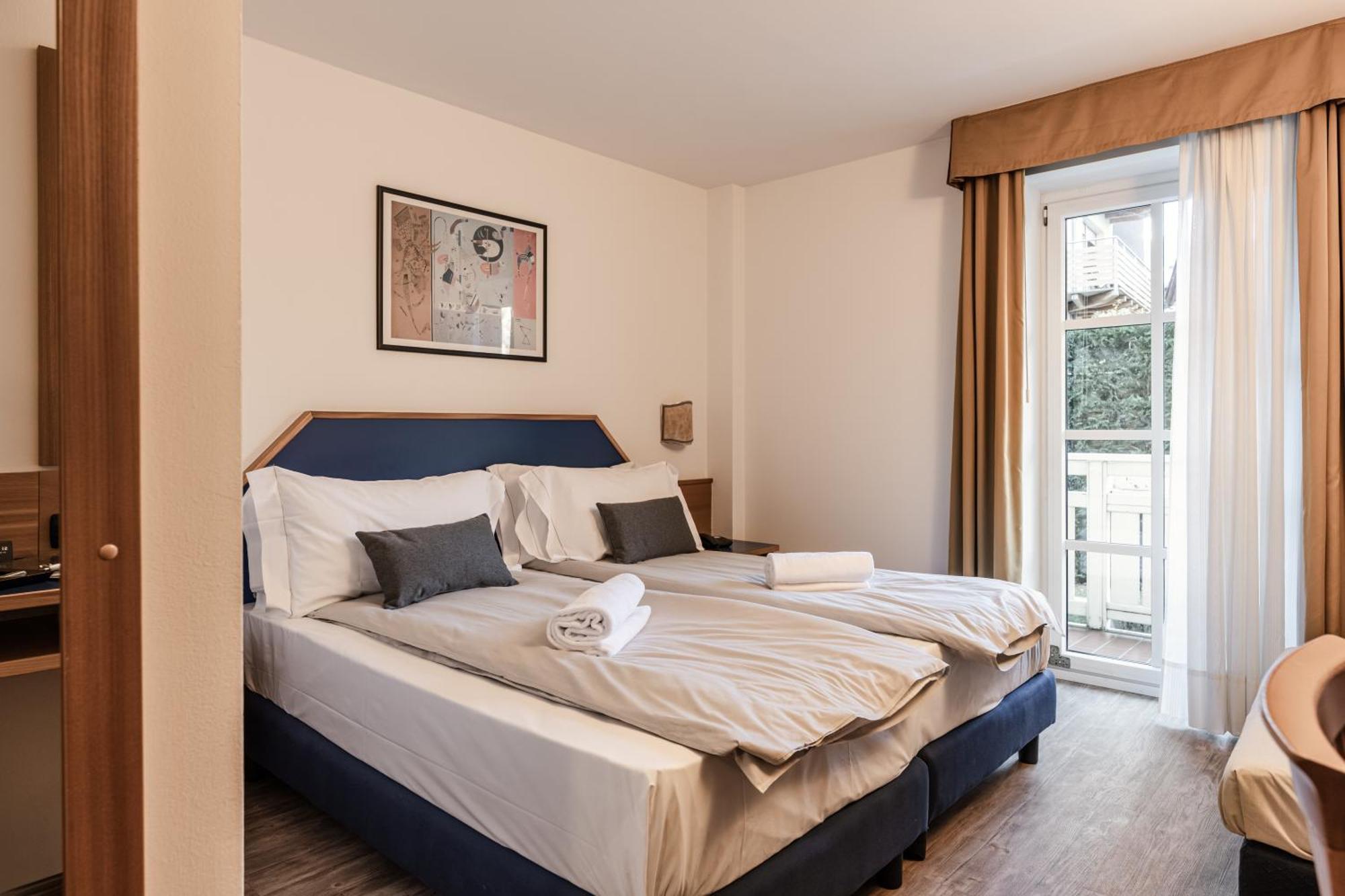 Hotel Garni Meledrio Dimaro Exteriör bild