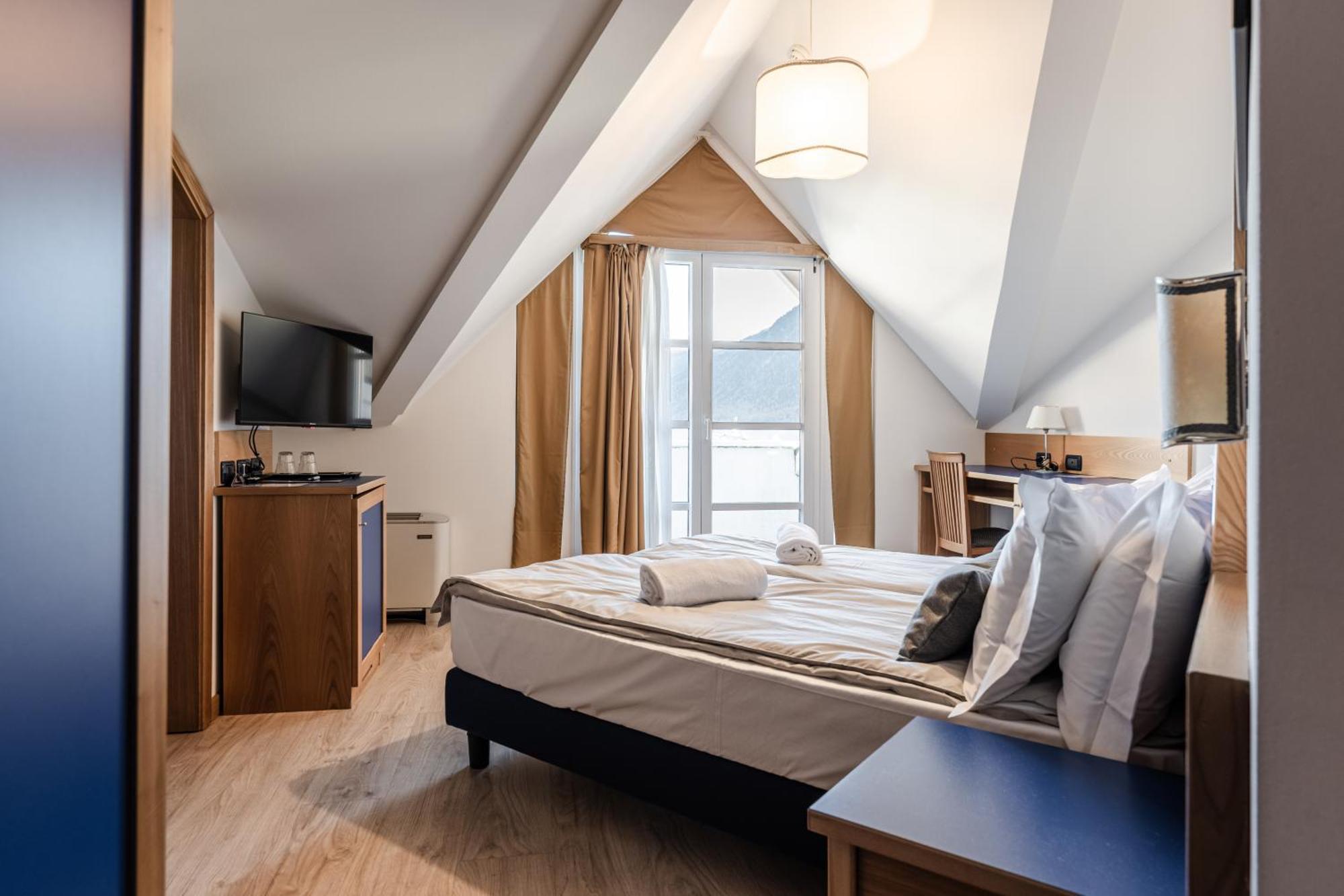 Hotel Garni Meledrio Dimaro Exteriör bild