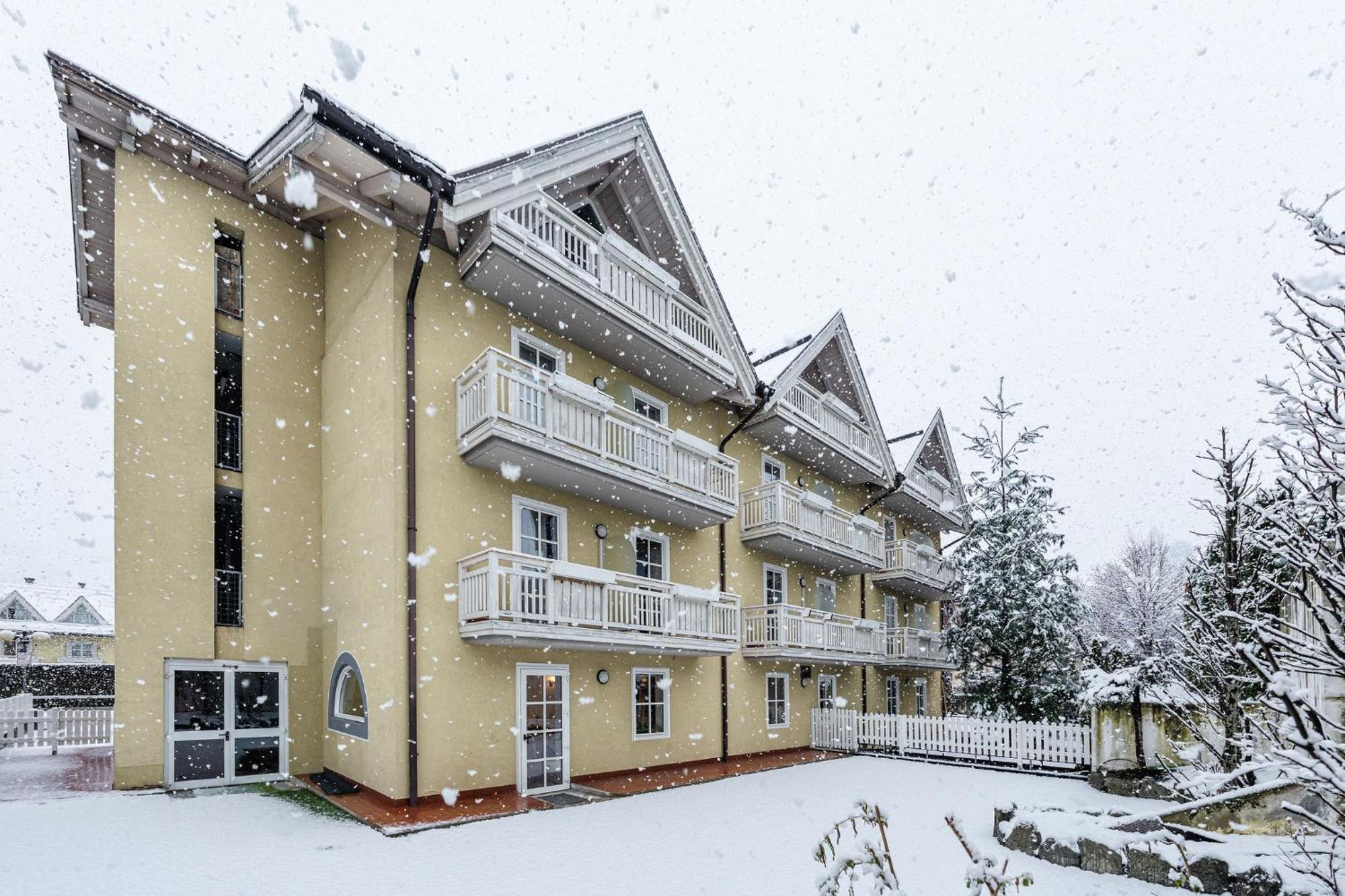 Hotel Garni Meledrio Dimaro Exteriör bild