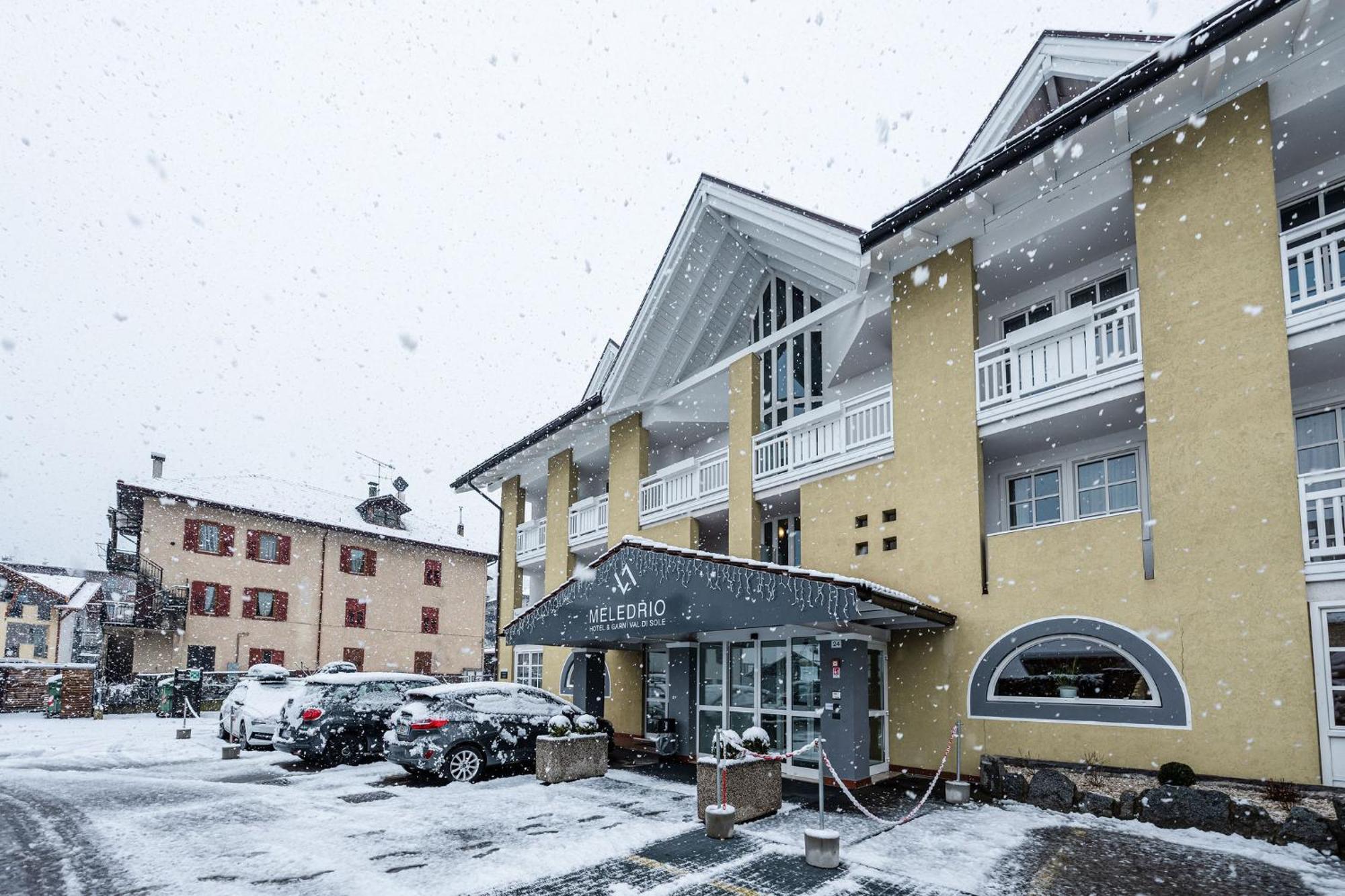 Hotel Garni Meledrio Dimaro Exteriör bild