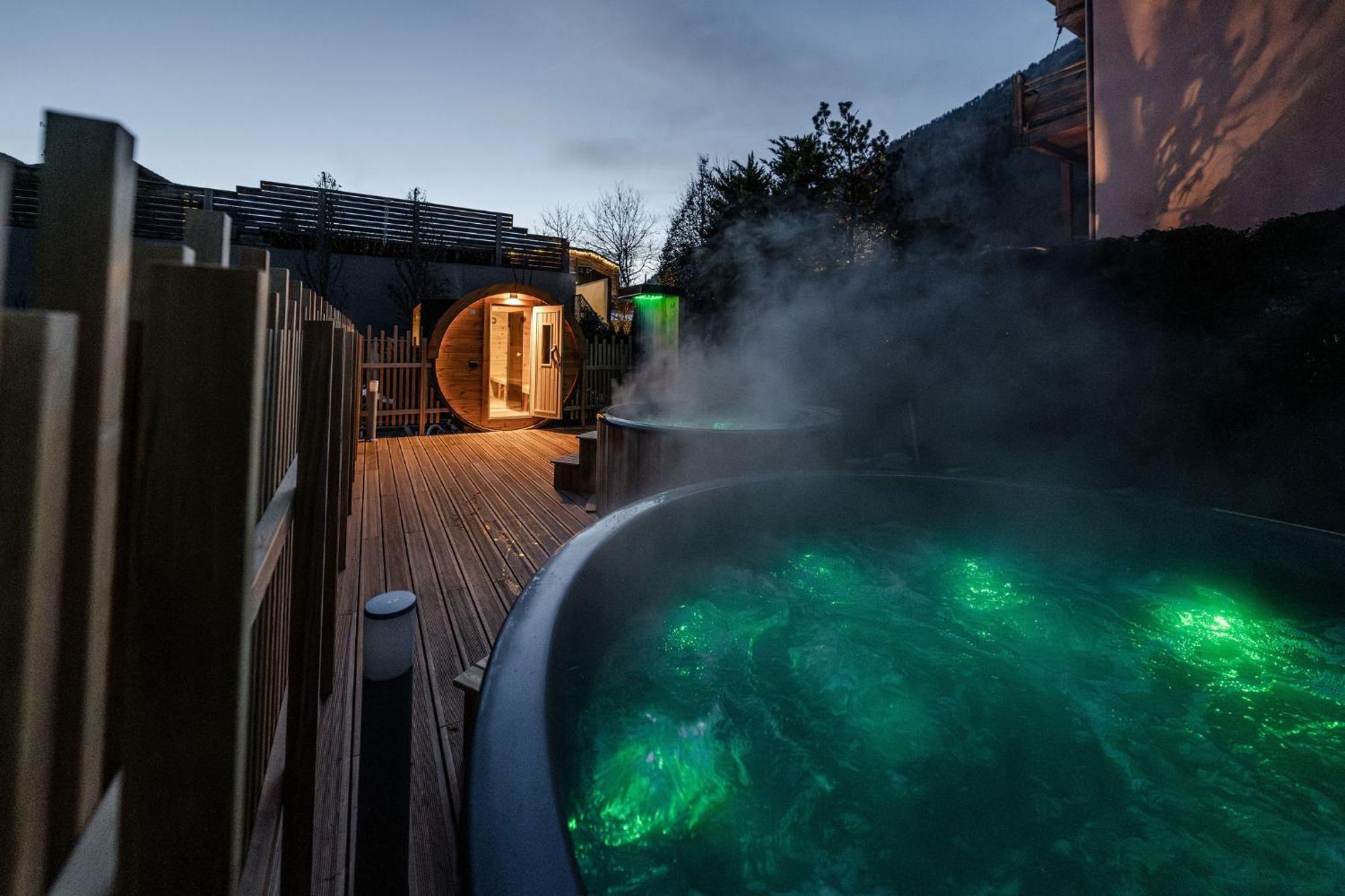 Hotel Garni Meledrio Dimaro Exteriör bild